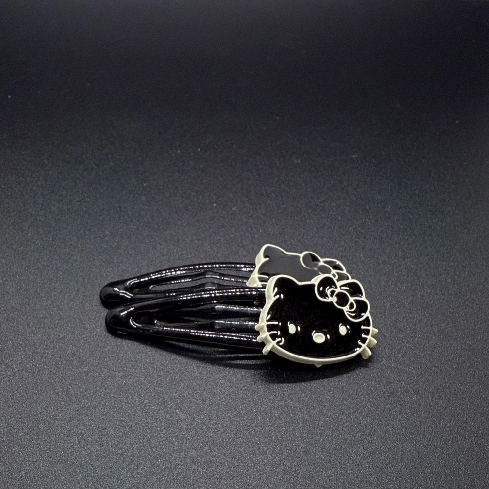 3/$15 🌸 Hello Kitty Black and White Hair Clips 2 pk.